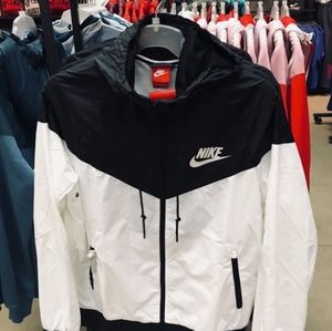 Nike Windbreaker (NEW)